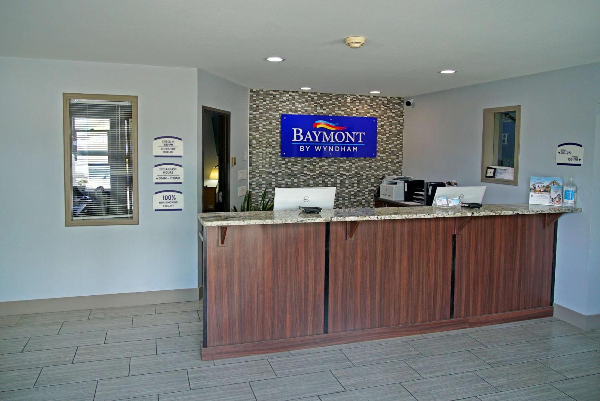 Baymont By Wyndham Monte Vista Hotel Exterior photo